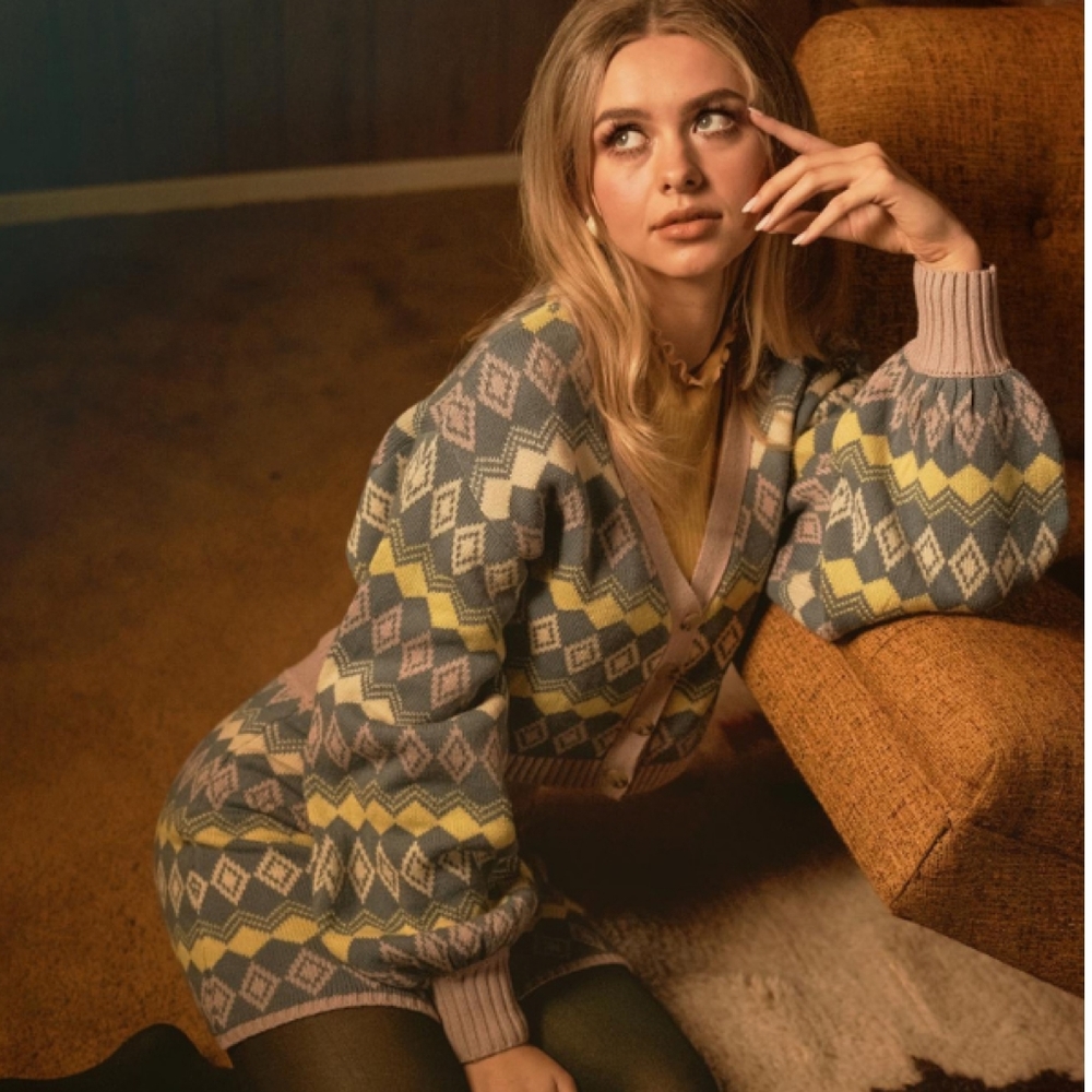 Vintage Chic Geometric Argyle Print Chic 2-Piece Sweater Skirt Set - Picture 5 of 7